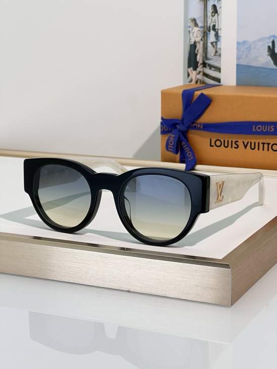 Picture of Louis Vuitton Sunglasses _SKUfw76769954fw